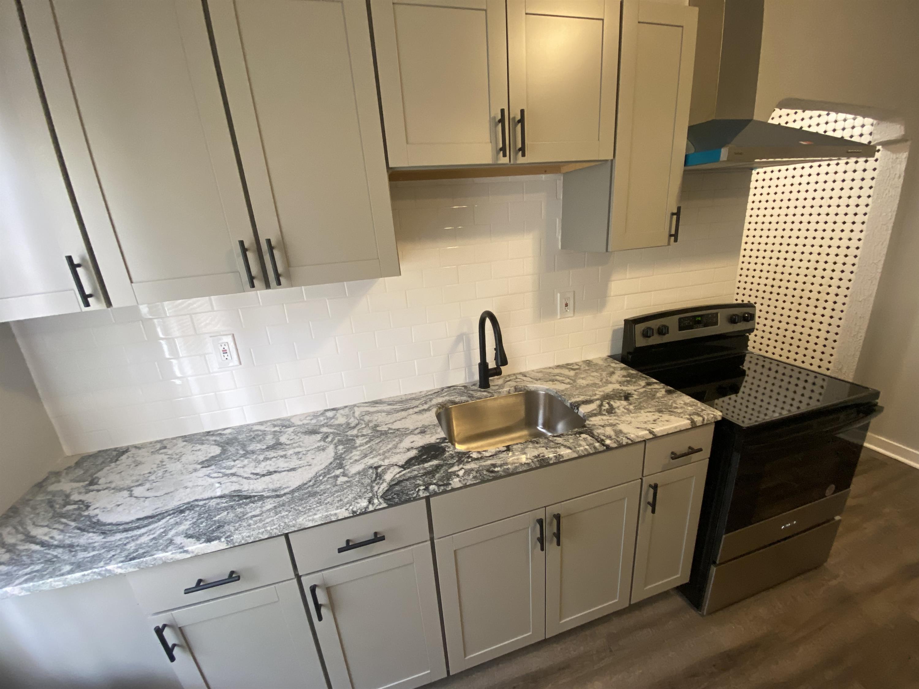 637 North 3rd St - 1st FL