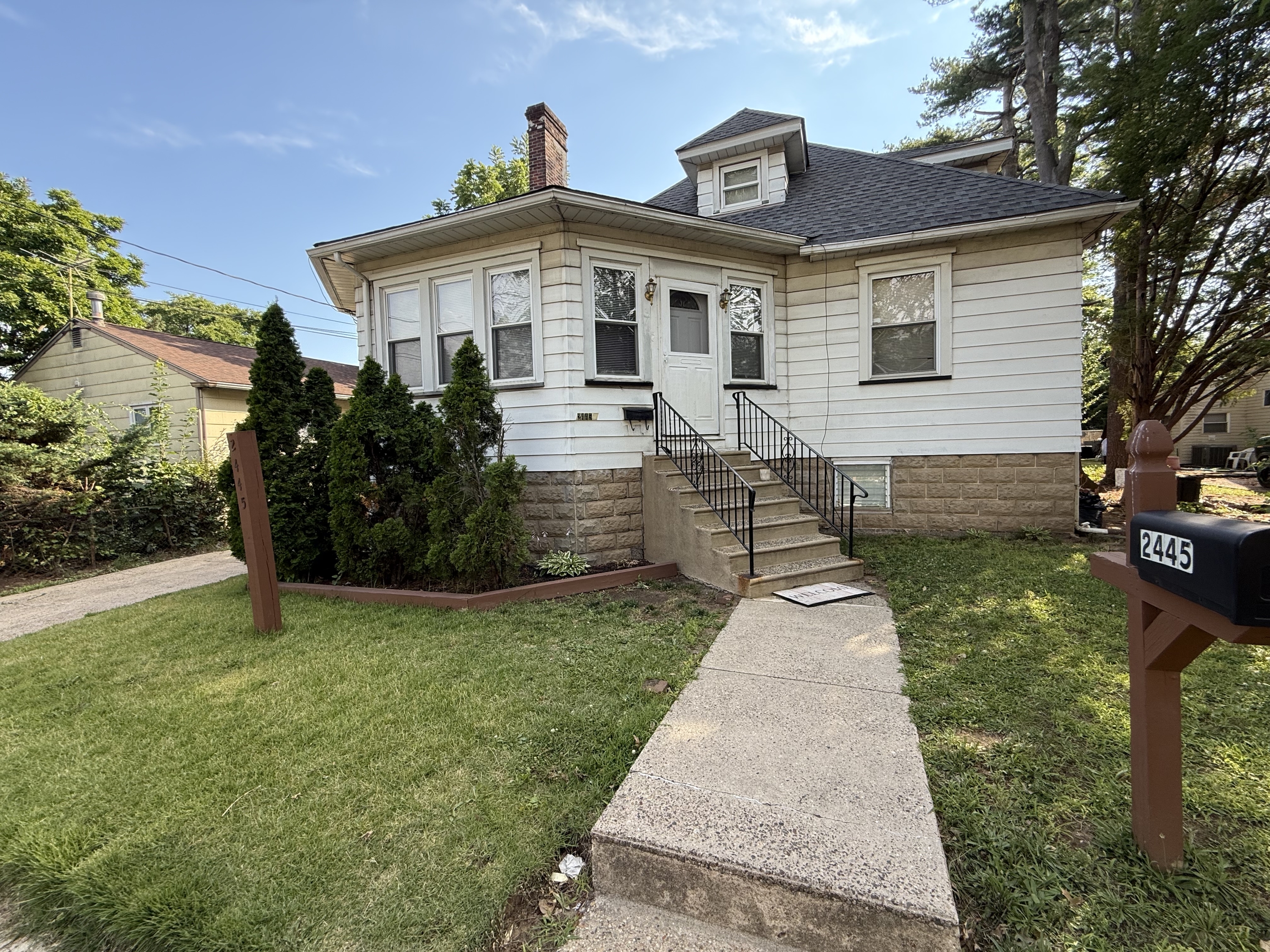 Property main image